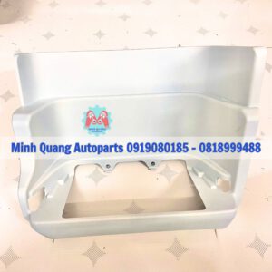 Ốp bệ bước chân dưới phải Hino 500 Eu4