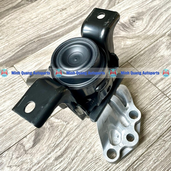 Chân máy phải Suzuki Celerio - Chân thủy lực