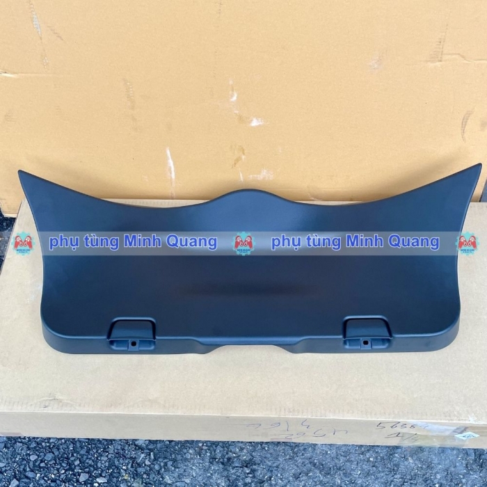 Táp ly cốp hậu Suzuki Swift 2018–2024 – Ốp cửa hậu