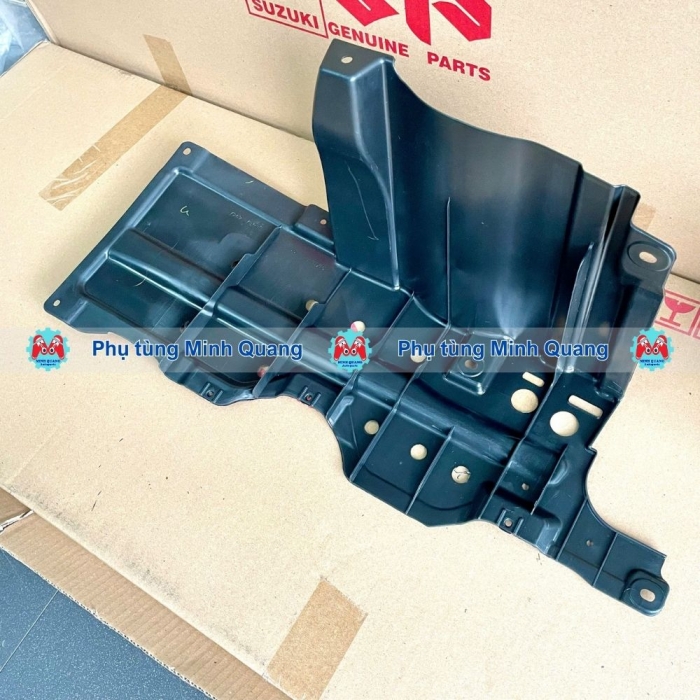Chắn bùn gầm máy trái phải Suzuki Ertiga 2019-2026