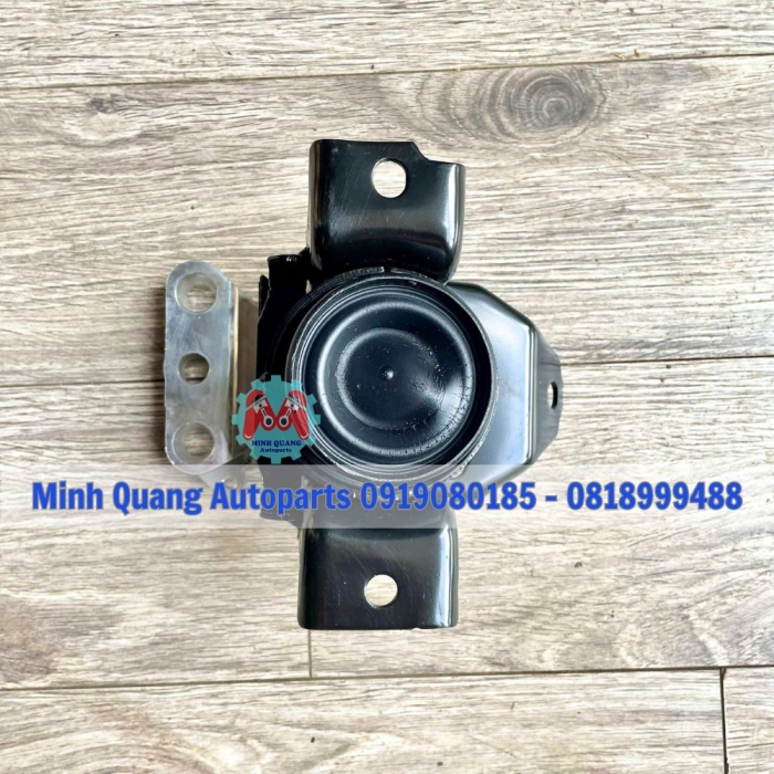 Chân máy phải Suzuki Ertiga 2019-2026