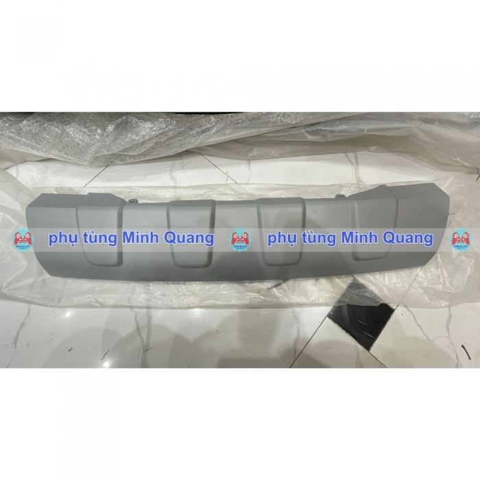 Ốp bạc cản trước Suzuki XL7 2019–2026