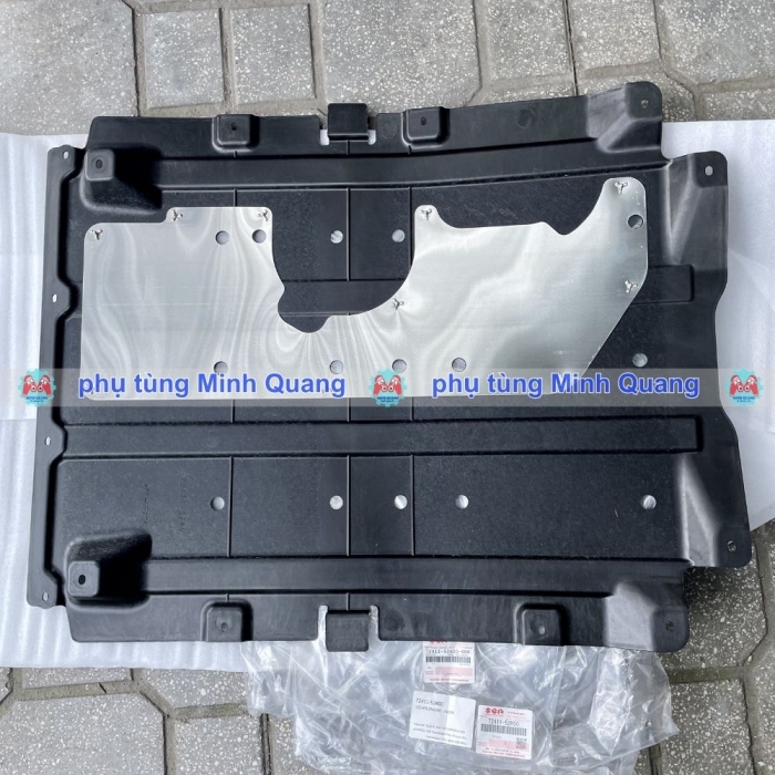 Chắn bùn gầm máy giữa Suzuki Swift 2018–2024