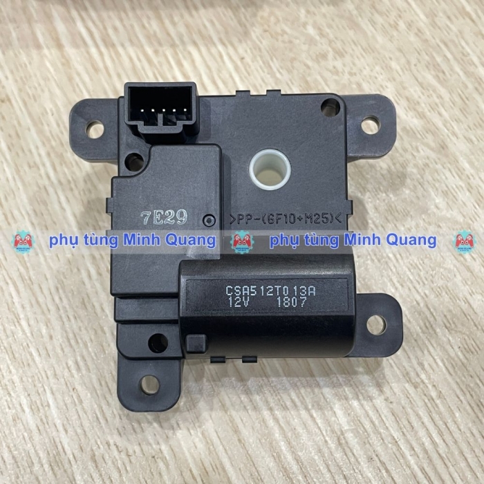 Mô tơ đảo gió điều hòa Suzuki Swift 2018–2026